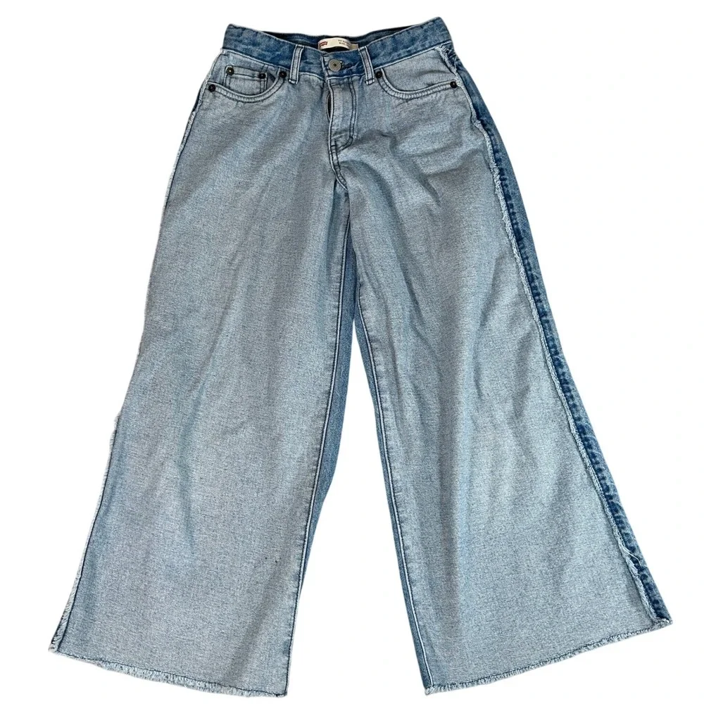 Levi's 94 Baggy Wide Leg Jeans Light Wash Denim Cropped Raw Hem Size 10 Reg